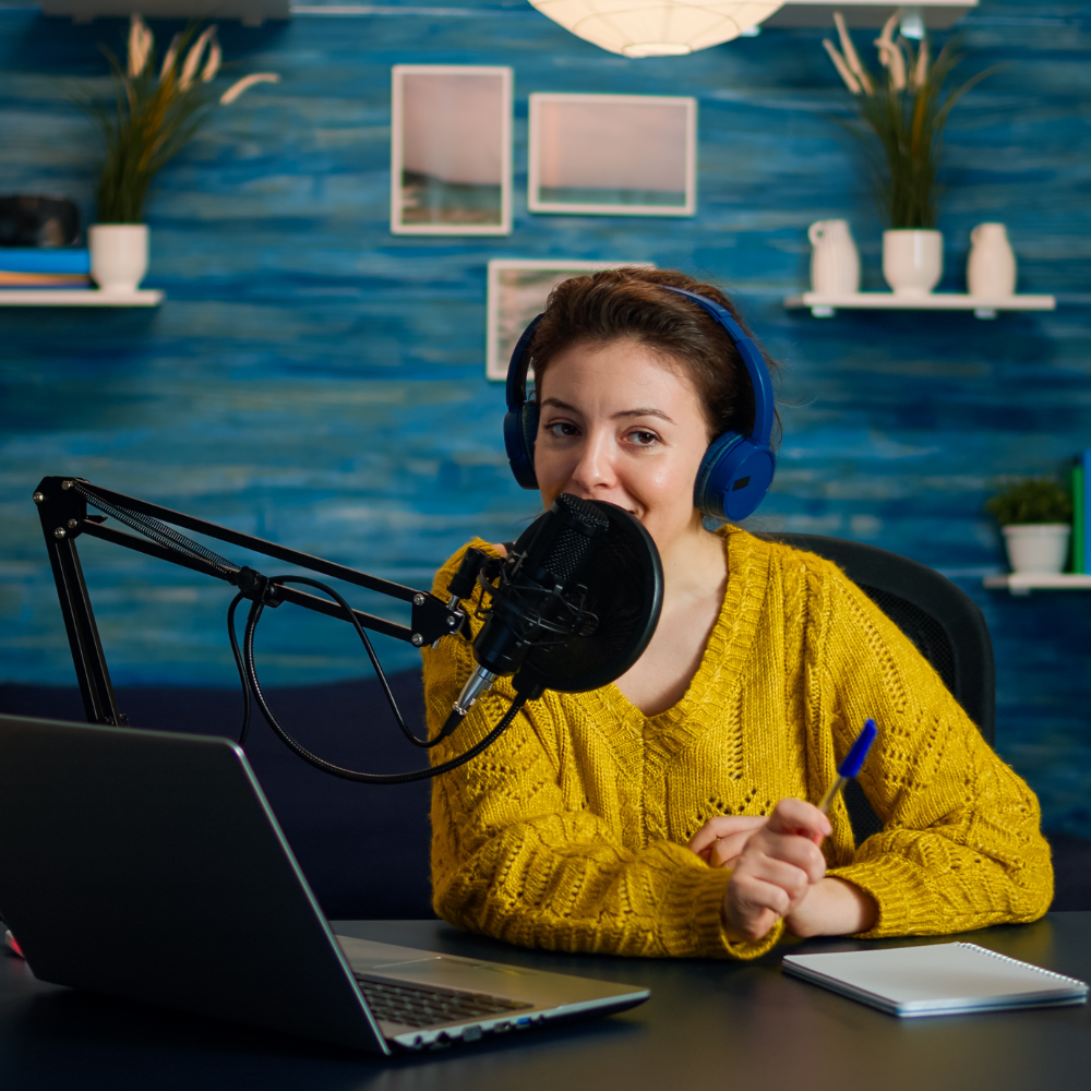 Using podcasts for leveraging your B2B SaaS marketing Blog Image
